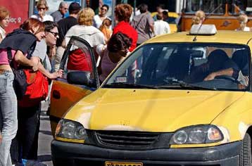 Όριο ηλικίας τα 65 έτη για τους οδηγούς ταξί με νομοσχέδιο του υπουργείου Μεταφορών