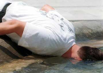 Κύμα καύσωνα σαρώνει την Ευρώπη με τις θερμοκρασίες να αγγίζουν επίπεδα-ρεκόρ