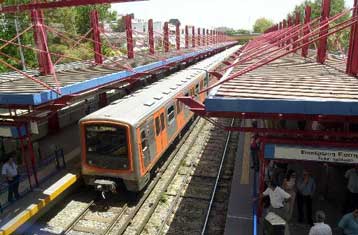 Παραδόθηκε στο επιβατικό κοινό ο πρώτος κλιματιζόμενος συρμός των ΗΣΑΠ