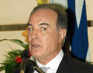 Με ανακλήσεις αδειών απειλεί το υπουργείο Ανάπτυξης τους κερδοσκόπους