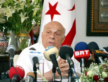 Απειλές Ντενκτάς για εποικισμό της κλειστής περιοχής της Αμμοχώστου