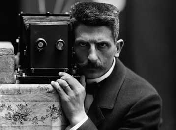 Την Πέμπτη φθάνει στην Αθήνα η έκθεση φωτογραφιών του Φρεντ Μπουασονά