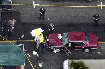 Δέκα νεκροί και δεκάδες τραυματίες όταν όχημα εισέβαλε σε αγορά του Λος Αντζελες