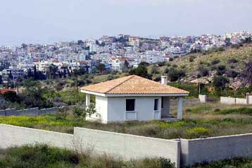 Μικρότερα πρόστιμα για τα «φτωχά» αυθαίρετα προωθεί το ΥΠΕΧΩΔΕ