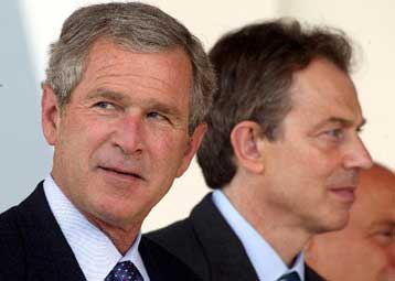 Εν μέσω έντονων επικρίσεων η συνάντηση Μπους-Μπλερ για την κατάσταση στο Ιράκ