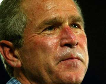 Σημαντική πτώση της δημοτικότητας Μπους – Εξετάζεται διεύρυνση του ρόλου του ΟΗΕ