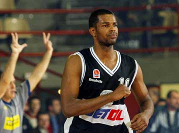 «Έκλεισε» στον Αρη για την επόμενη σεζόν ο Νέστωρ Κόμματος