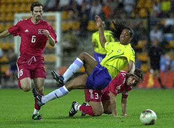 Στη Μπάρτσα ο Ροναλντίνιο για 28 εκατ. ευρώ.