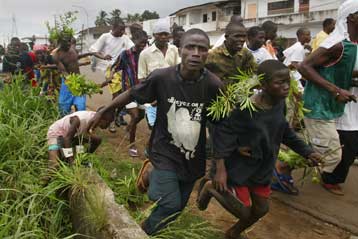 Αιματηρή επιχείρηση κατάληψης της πρωτεύουσας της Λιβερίας από τους αντάρτες