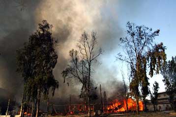 Υπό έλεγχο οι πυρκαγιές στην Αγ.Μαρίνα και στις Κεχριές – Νέο μέτωπο στην Ηλεία