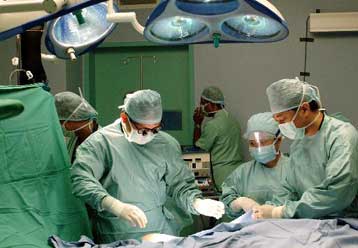 Γιατροί στην Αυστρία πραγματοποιούν την πρώτη μεταμόσχευση γλώσσας