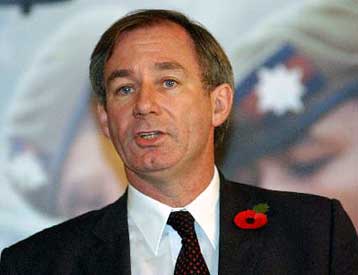 Τον Τζεφ Χουν «δείχνει» ο Τύπος ως υπεύθυνο για την αποκάλυψη του ονόματος του Κέλι