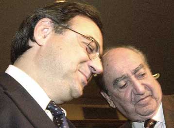 «Κόντρα» Χριστοδουλάκη – Μητσοτάκη για την οικονομία