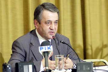 Απόρρητα έγγραφα του κυπριακού υπουργείου Αμυνας βρέθηκαν εκτεθειμένα στα σκουπίδια