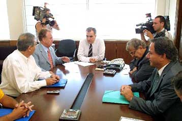 Μονιμοποιούνται χιλιάδες συμβασιούχοι γιατροί του ΙΚΑ