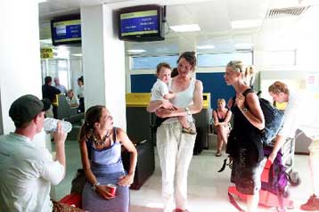 Μείωση 2,77% στις αφίξεις ξένων τουριστών τον Ιούνιο, σύμφωνα με τον ΕΟΤ