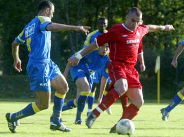 Νίκη του Ολυμπιακού με 2-1 επί της Μακάμπι με δύο γκολ του τιμωρημένου Χούτου