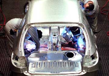 Κατά 12% υποχώρησε η κερδοφορία της Peugeot το πρώτο εξάμηνο