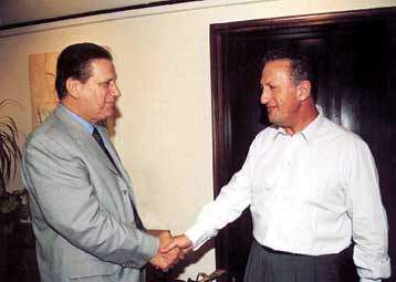 Μόλις 15 λεπτά διήρκησε συνάντηση Πολύδωρα-Σκανδαλίδη για τον εκλογικό νόμο