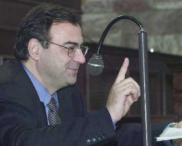 Ανοικτές πόρτες παραβιάζει η ΝΔ για το «πόθεν έσχες», λέει ο Νίκος Χριστοδουλάκης