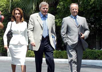 Για το νοσηλευτικό προσωπικό των νοσοκομείων του κέντρου συζήτησαν Σημίτης- Στεφανής