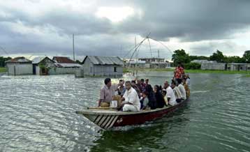 Δεκάδες νεκροί από τον τυφώνα Ιμπούντο στην Κίνα – Φονικές βροχοπτώσεις στην Ινδία
