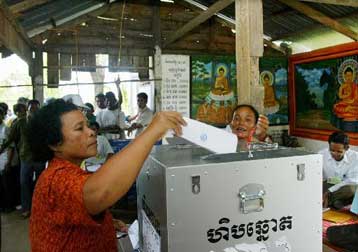Έκρηξη χωρίς θύματα στην Καμπότζη την ημέρα των γενικών εκλογών