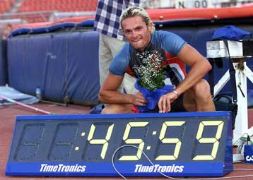 Αέρας ο Τάσος Γκούσης στα 400 μ. στα «Τοφάλεια 2003»