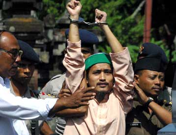 Τη θανατική ποινή ζητά ο εισαγγελέας για τον «εγκέφαλο» των επιθέσεων στο Μπαλί