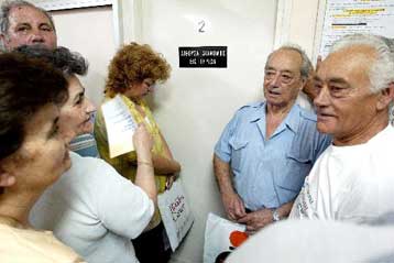 Σύνταξη στα 65 με 15 έτη ασφάλισης για τους ελεύθερους επαγγελματίες