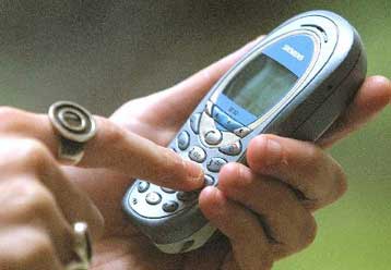Τζίρος 3,05 δισ. ευρώ στην ελληνική αγορά κινητής τηλεφωνίας το 2002