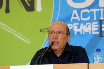 Το σοσιαλισμό ως απάντηση στο διπλό αδιέξοδο Αριστεράς-Δεξιάς προέβαλε ο Κ.Σημίτης