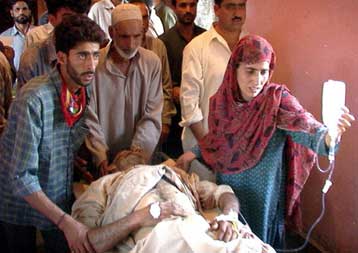 Τρεις νεκροί και 31 τραυματίες από έκρηξη σε λεωφορείο στην Ινδία