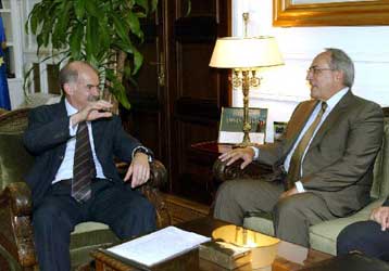 Την παραμονή της αντιπροσωπείας του ΟΗΕ στην Αθήνα ζητά ο Ν.Κωνσταντόπουλος