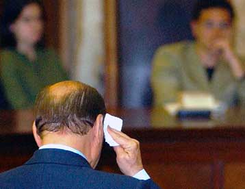 Στο «μικροσκόπιο» και πάλι οι επιχειρηματικές δραστηριότητες του Μπερλουσκόνι