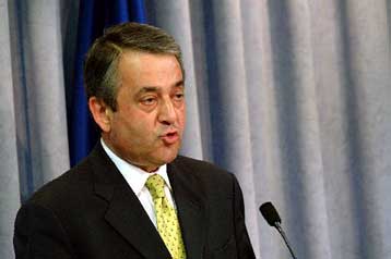 Μέρος της πολιτικής ευθύνης για τα πεταγμένα απόρρητα έγγραφα ανέλαβε ο Τ.Παπαδόπουλος