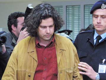 Απορρίπτουν οι γιατροί του «Ευαγγελισμού» τις καταγγελίες του Σάββα Ξηρού