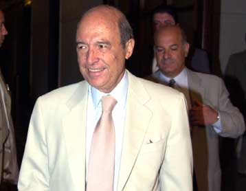 Ενιαία στάση στο θέμα του εκλογικού νόμου ζήτησε από τα μέλη του ΕΓ ο Κώστας Σημίτης