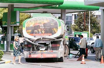 Ελλείψεις σε καύσιμα εμφανίστηκαν ήδη στην αγορά λόγω της απεργίας των βυτιοφόρων