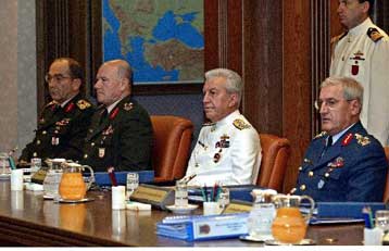 Μειώνεται η εμπλοκή των στρατιωτικών στην πολιτική με νόμο της τουρκικής Βουλής