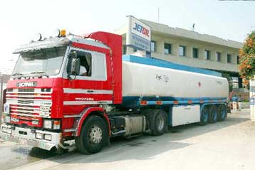 Τερματίστηκε η απεργία των ιδιοκτητών βυτιοφόρων υγρών καυσίμων