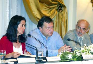 Με την Ελένη Καραΐνδρου ξεκινούν στα τέλη Αυγούστου οι εκδηλώσεις «Πρέσπες 2003»