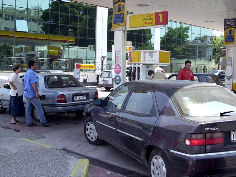 Στην ελληνική αγορά διατίθεται η φθηνότερη βενζίνη της ΕΕ σύμφωνα με την ΕΛΠΑ…