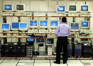 Για κύμα επιθέσεων από χάκερ προειδοποιεί η αμερικανική κυβέρνηση