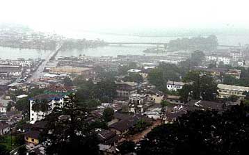 Δώδεκα νεκροί καθώς αναζωπυρώνονται οι μάχες στη λιβεριανή πρωτεύουσα