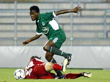 Στην ΑΙΚ Στοκχόλμης θα συνεχίσει την καριέρα του ο Ντέρεκ Μπόατενγκ