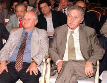 Κοινή γραμμή για τη διεκδίκηση της απλής αναλογικής χαράζουν ΚΚΕ και Συνασπισμός