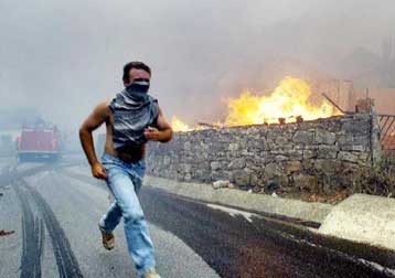 Αυξάνονται οι νεκροί από τις πυρκαγιές και τον καύσωνα στην Ευρώπη