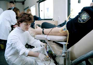 Πρόβλημα επάρκειας αίματος αντιμετωπίζουν τα περισσότερα νοσοκομεία της χώρας