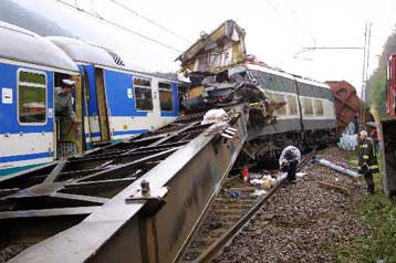 Τριάντα τραυματίες από σύγκρουση τρένων στην Ελβετία